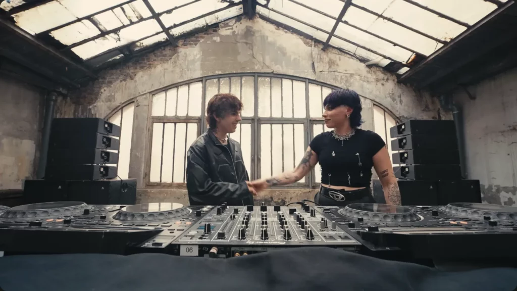 Captation du DJ set de Less et William Luck dans une verrière industrielle : sonorisation et régie technique Pandora Event